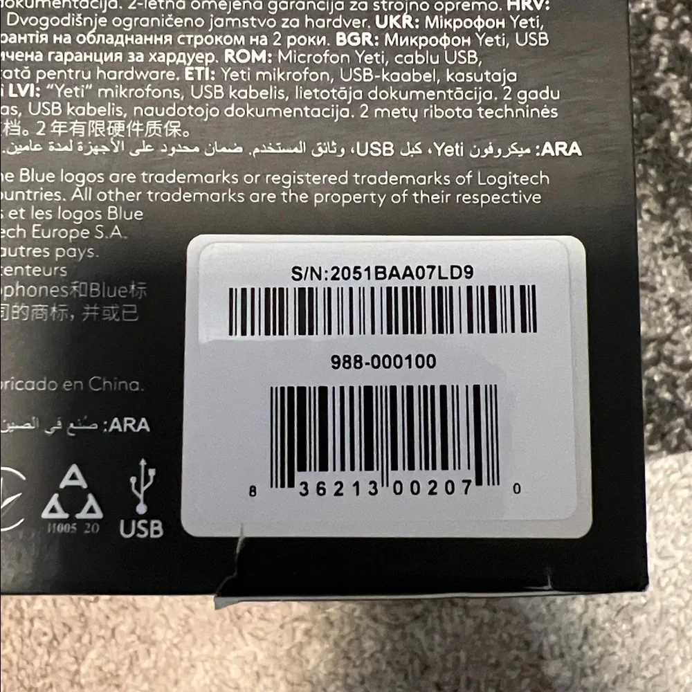 Yeti Blackout USB microphone, NIB!